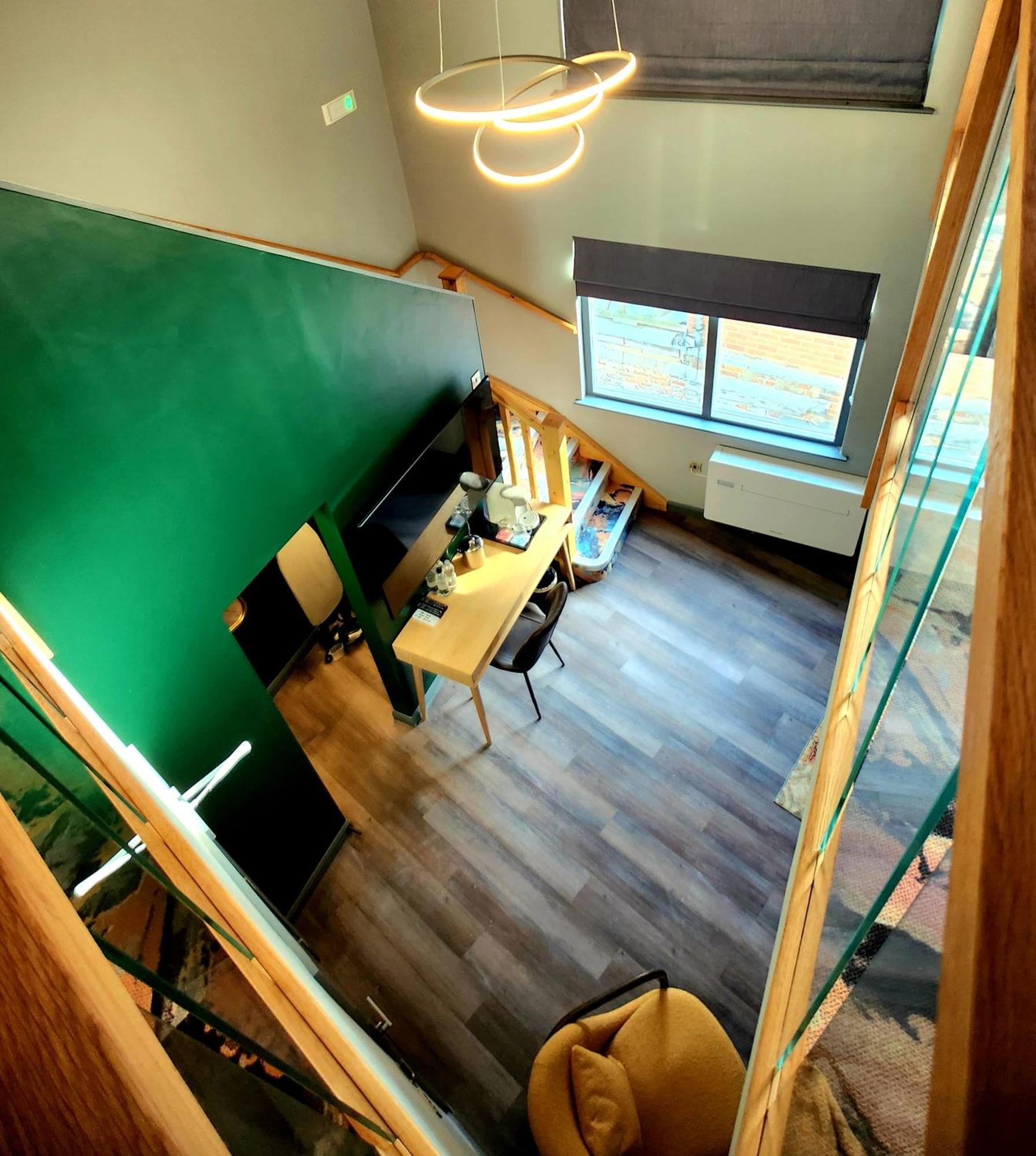 Pinnacle Suites Hotel カウズ エクステリア 写真